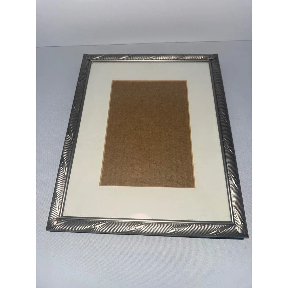 Silver‎ Metal Embossed Feather Pattern Picture Frame with Mat 8.5x10.5